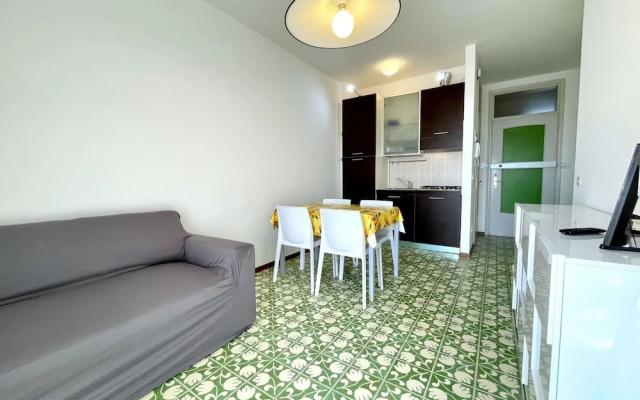 Cosy Apartment With Shared Pool