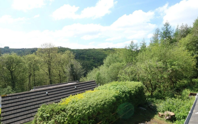 5 Forest Park Lodge
