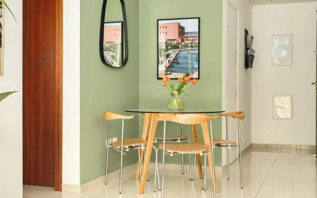 Shenkin Eclectic Blue Apt by Sea N' Rent