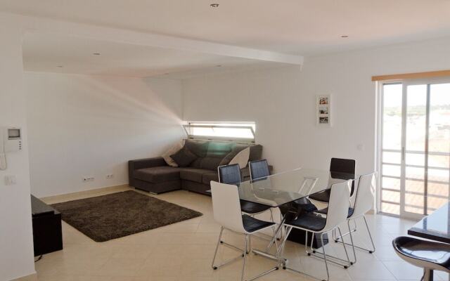 Modern 2 Bed Apartment 5km Carvoeiro