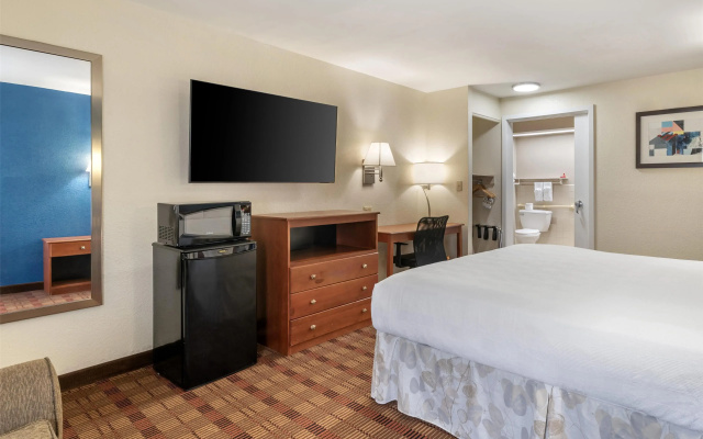 SureStay Hotel by Best Western East Brunswick