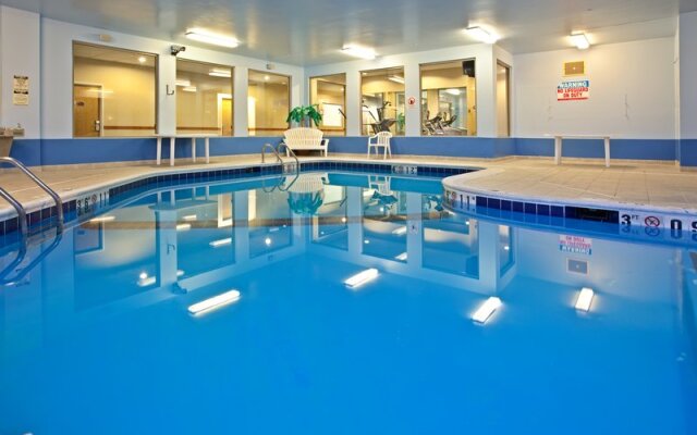 LA QUINTA INN &amp; SUITES PONTOON BEACH