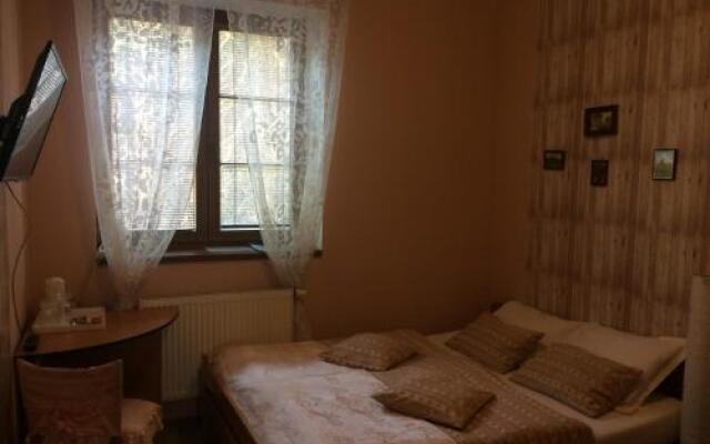 Villa Homestay Nad Helmrovkou