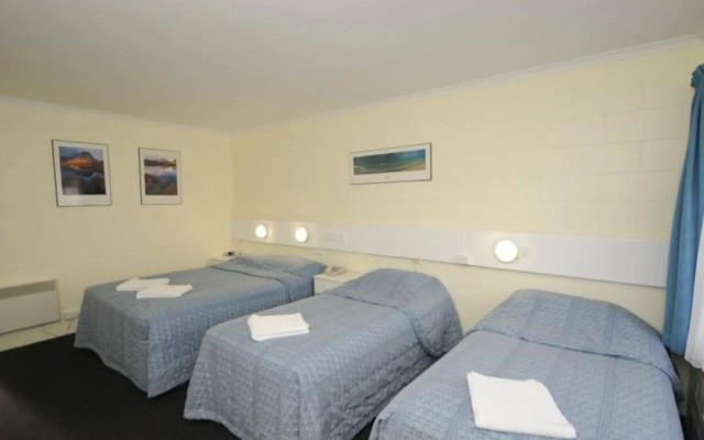 Martin Cash Motel