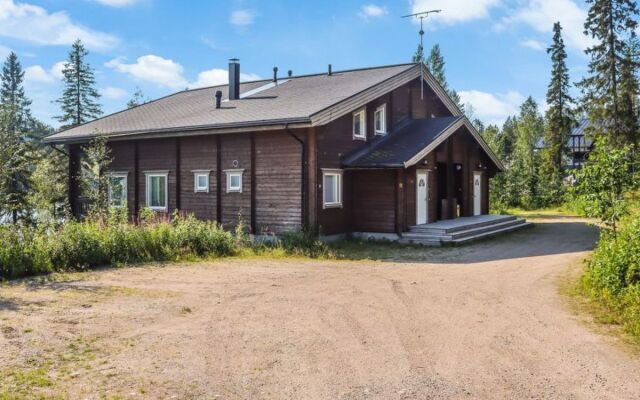 Uulanlinna a Paritalo Komula
