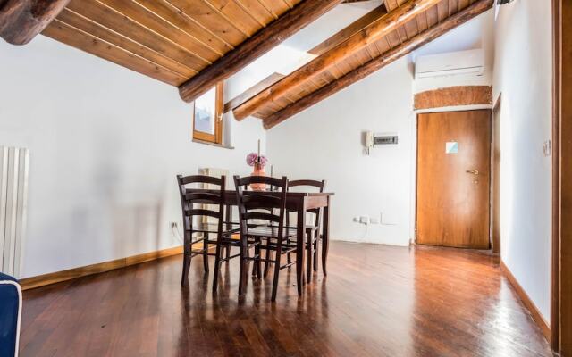 Altido Big Wooden Apartment for 6 near Milano Center