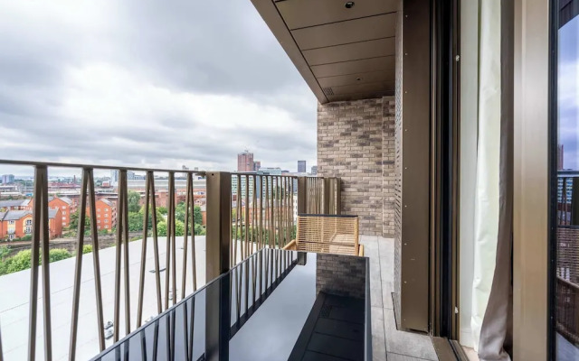 Cottonopolis Suite With 1 Bedrooms and 1 Bathrooms