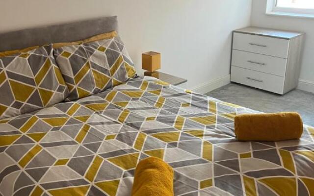 #305 1 Bedroom Serviced apartment -free parking