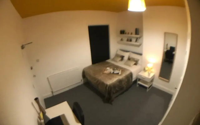 Townhouse @ 87 Walthall Street Crewe
