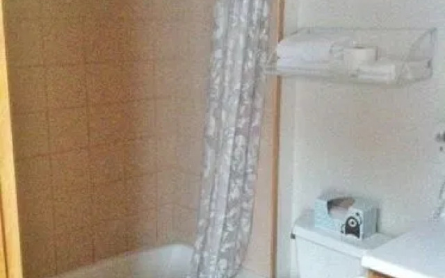 Little Riverside Motel & Marina