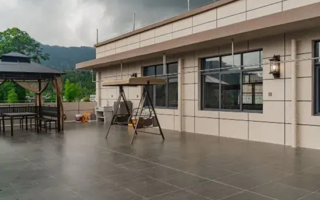 Chuyunya Residence