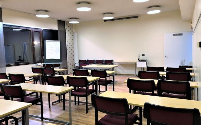 Leikari Seal La Vie Bungalows