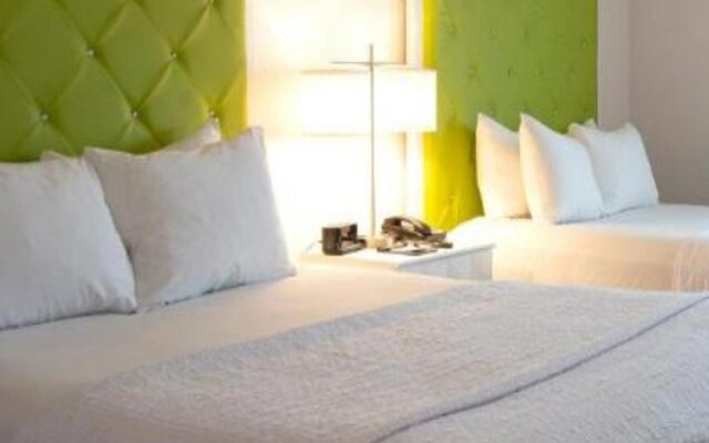 The Roslyn, Tapestry Collection by Hilton
