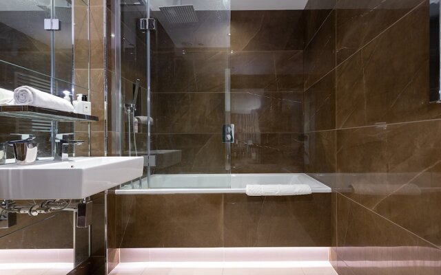 Modern 2 Bedroom Flat With Stunning Views