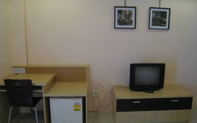 C.S. Poonpol Apartment