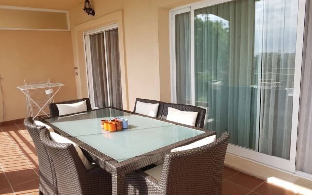 Sunny, Quiet And Spacious Apartment Nearby The Sea
