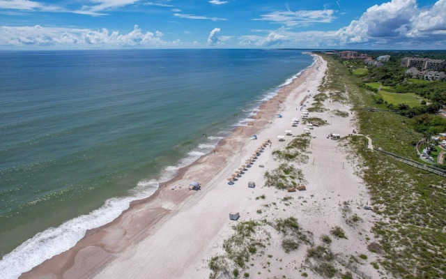 Fairway Oaks Villa Condo includes 2 Bicycles for Rides on Wonderful Bike Trail by RedAwning