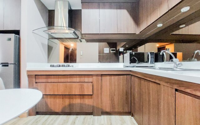 Homey And Modern 2Br At Casa De Parco Apartment