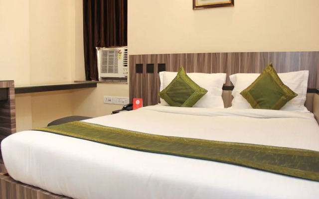 OYO 9818 Hotel Diamond Plaza