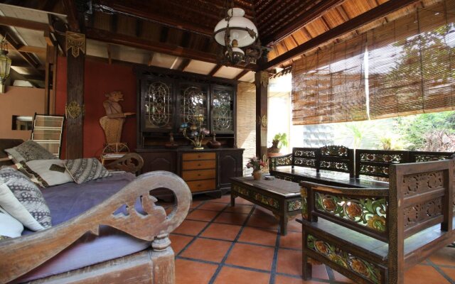 Adya Nalendra Boutique Hotel