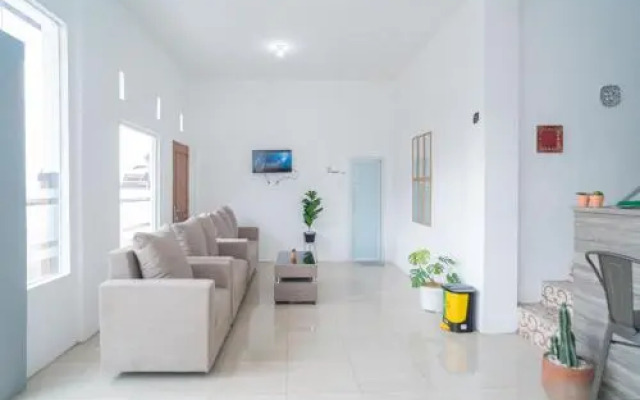 Urbanview Hotel Sky Batu Malang by RedDoorz