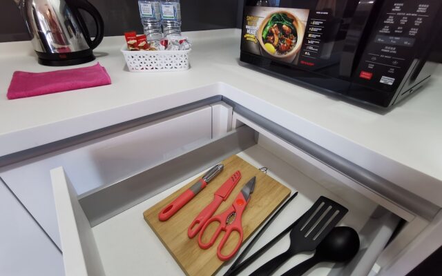 Almas Suites Puteri Harbour Hello Kitty