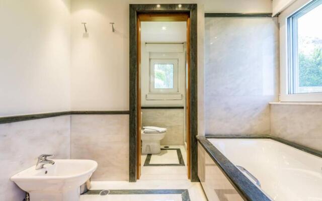 Amazing 5 bedroom Villa with Swimming Pool