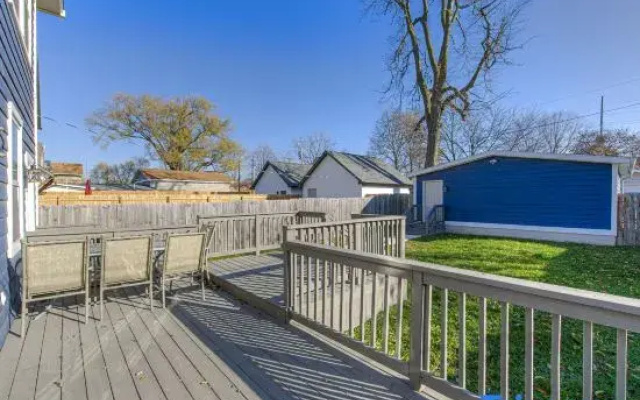 Spacious Renovated Home Near Attractions