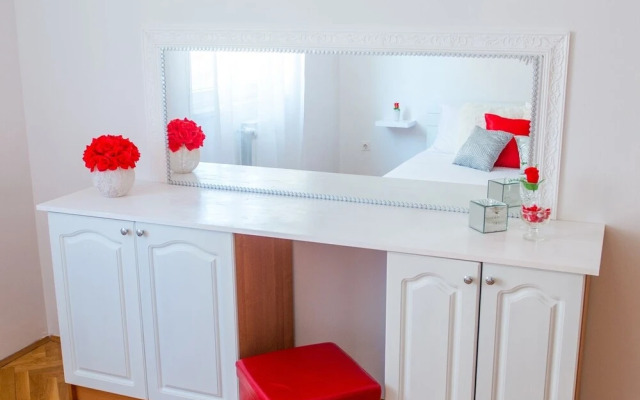 Apartment Red