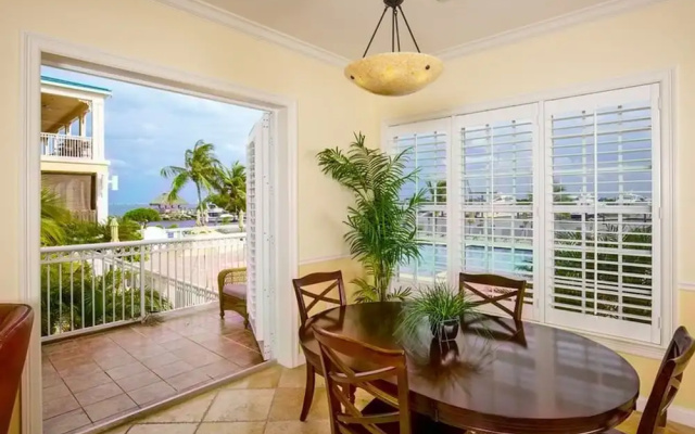 Grand Marina Suite by Brightwild Waterfront