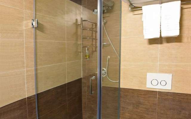 Rius Hotel Lviv