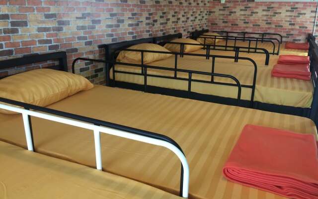 Saeng Tai Amphawa Resort