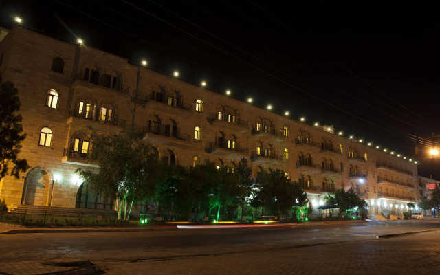 Tassaray Hotel