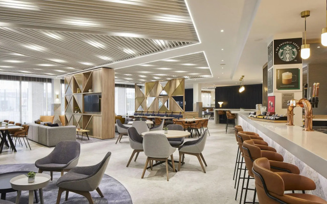 Courtyard by Marriott London City Airport