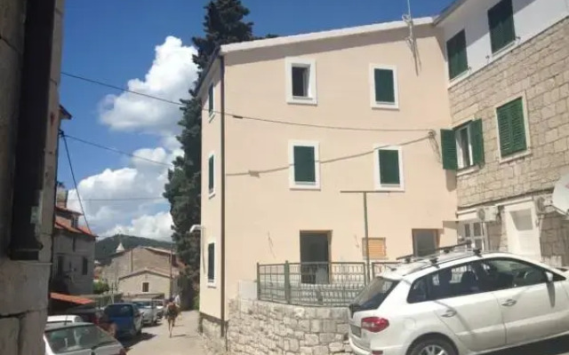 Apartments & Rooms Toni