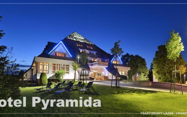 Lazensky Hotel Pyramida I