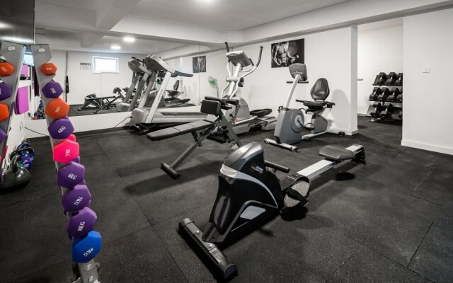 Beachfront Villa Grey Martini with Pool