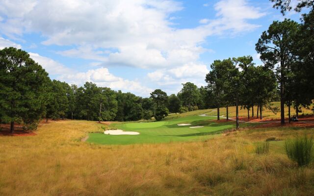 Pine Needles Lodge & Golf Club