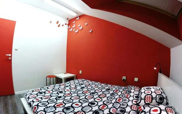 Nitra Glycerin Hostel