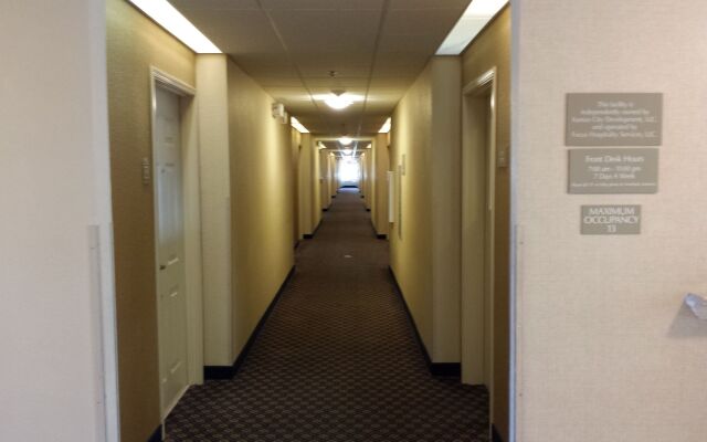 Candlewood Suites Kansas City Speedway by IHG
