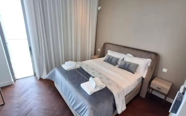 Phaedrus Living Del Mar Suite 311