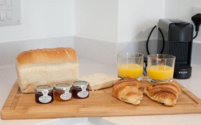 Tailored Stays - De Havilland House