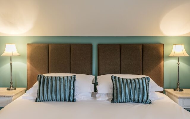 The Townhouses @ Carus Green