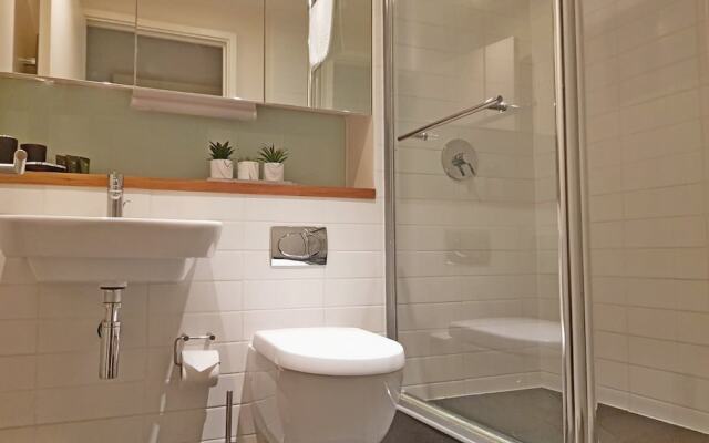 Reading Town Centre Courtyard View Serviced Apartment
