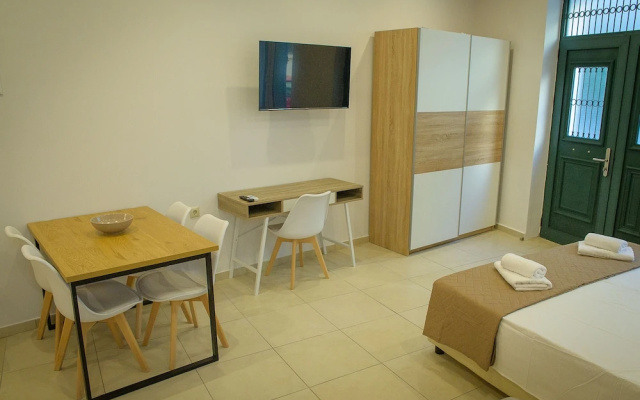 Uni Island City Suites