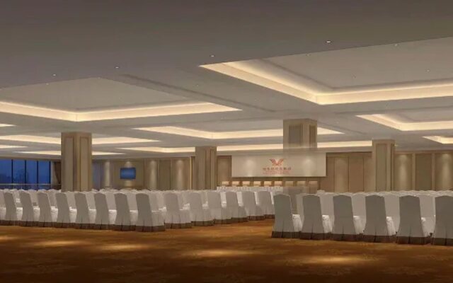 Vienna International Hotel (Haikou Old Town High-speed Railway Station)
