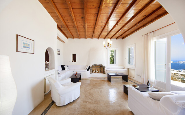 Luxury Villa With Breathtaking Infinite Sea View and Private Pool