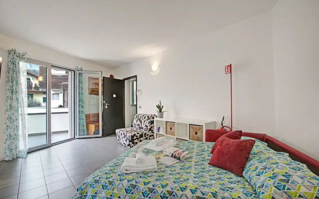 Rosy House 100m From Lake& Shared Pool