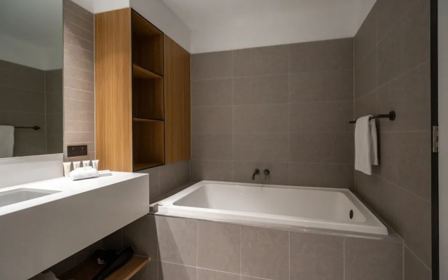 Nesuto Docklands Apartment Hotel