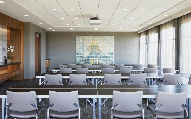 AC Hotel Madison Downtown